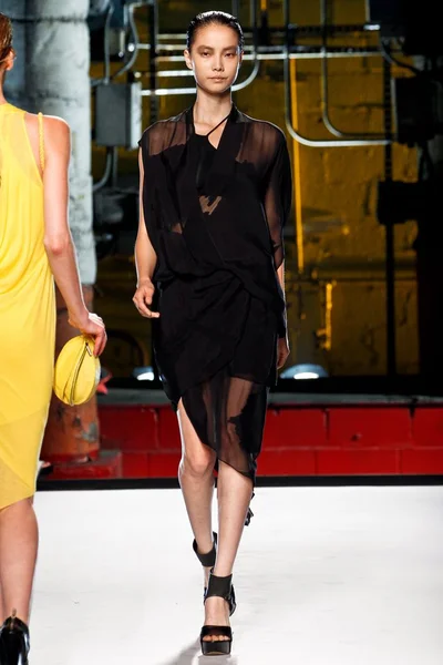 Look 28